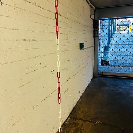 Ladenwohnung In Kreuzberg Mit Parkplatz In Einer Tiefgarage Берлин Екстериор снимка
