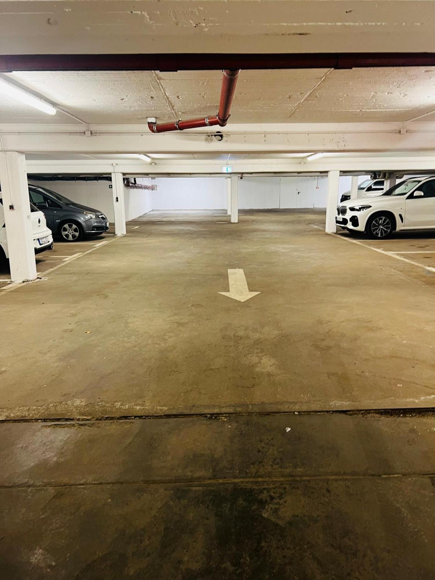Ladenwohnung In Kreuzberg Mit Parkplatz In Einer Tiefgarage Берлин Екстериор снимка
